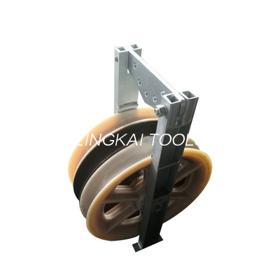 puleggia di nylon del blocchetto della carrucola del rullo sopraelevato del cavo della trasmissione del grande diametro di 822mm con tre ruote